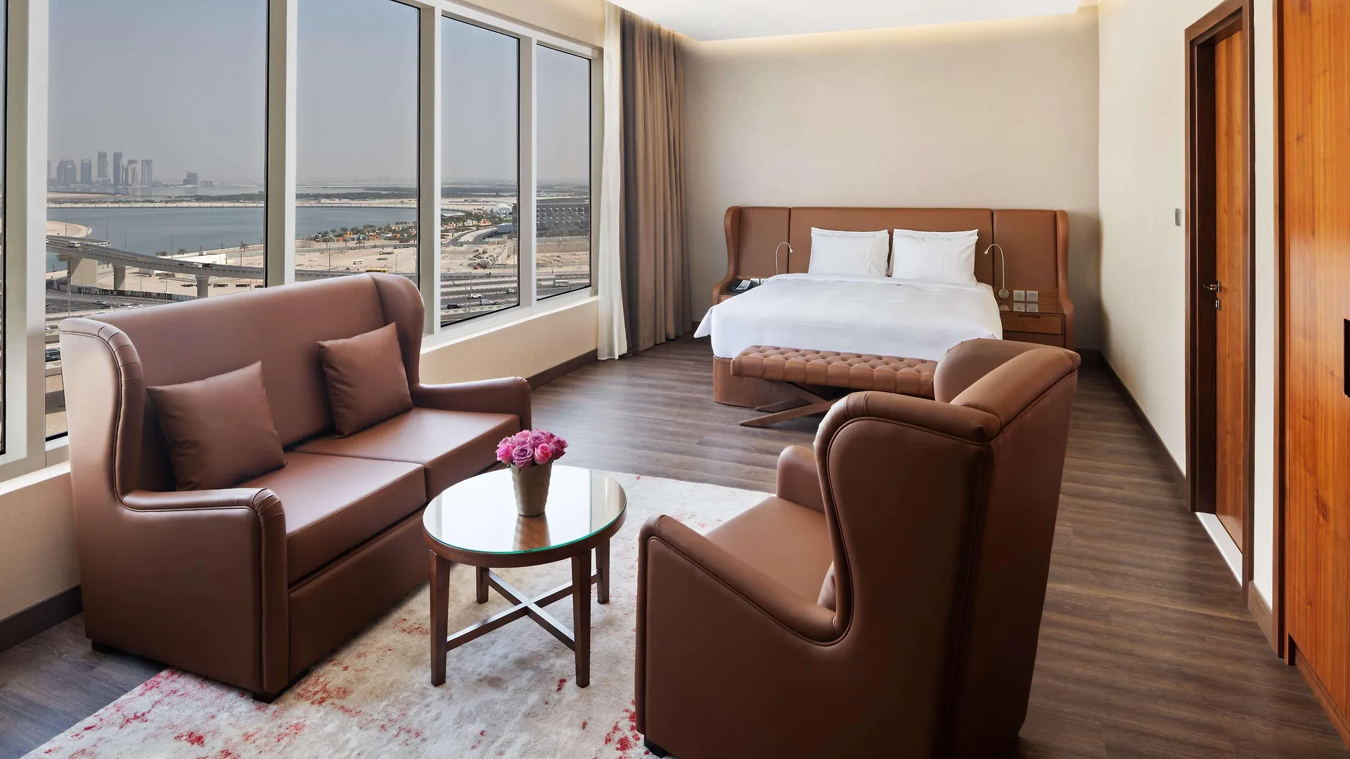 فندق Radisson Blu Hotel, Dubai Canal View