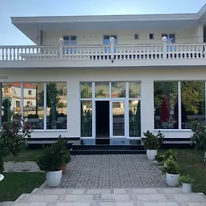 Taverna Zisi 4*, Erseke Αλβανία