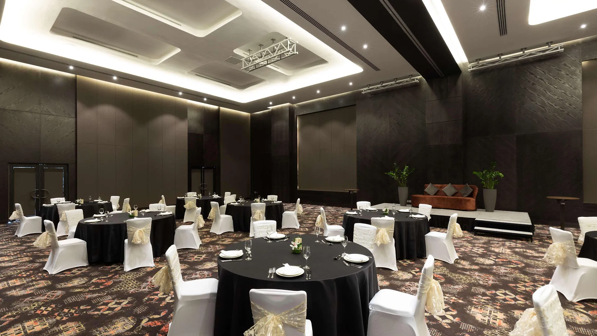 Radisson Blu Hotel, Dubai Canal View 5*,  איחוד האמירויות הערביות