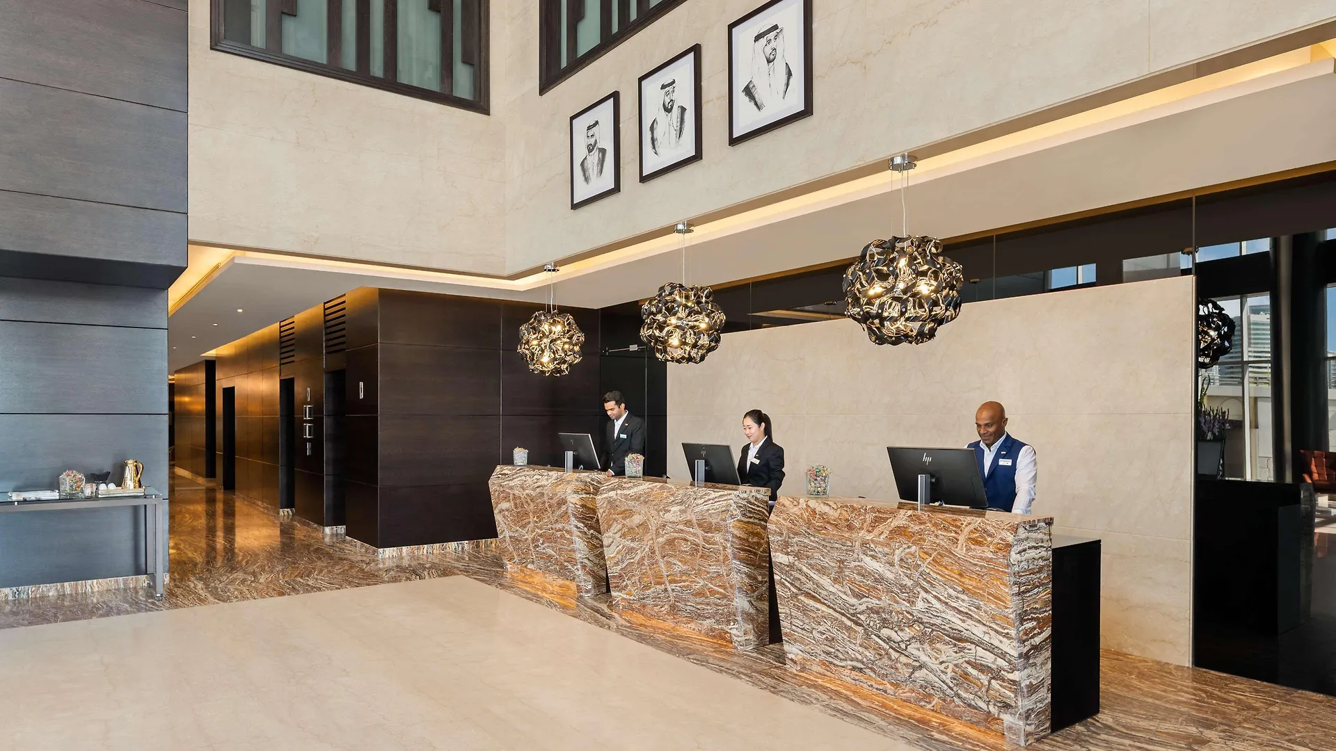 ***** מלון Radisson Blu Hotel, Dubai Canal View איחוד האמירויות הערביות