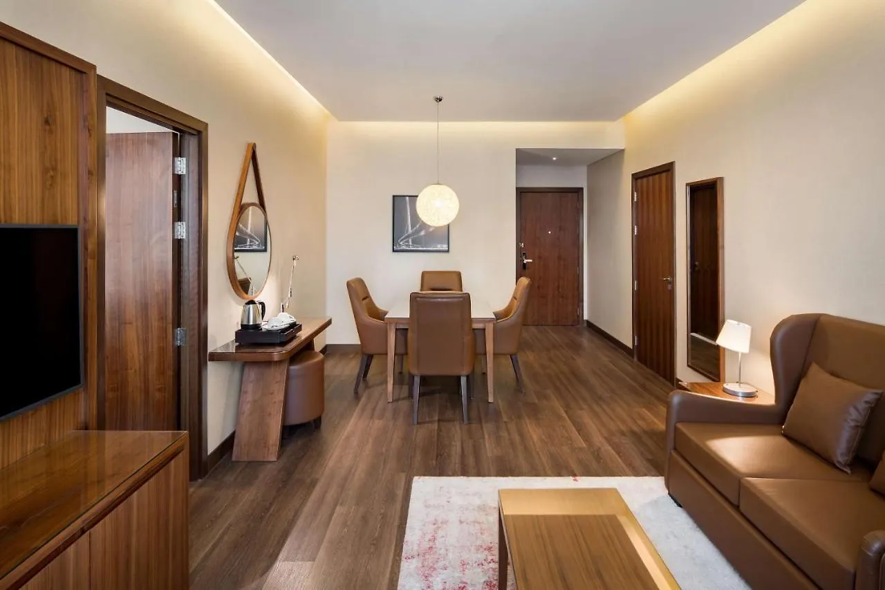 ***** Отель Radisson Blu Hotel, Dubai Canal View ОАЭ