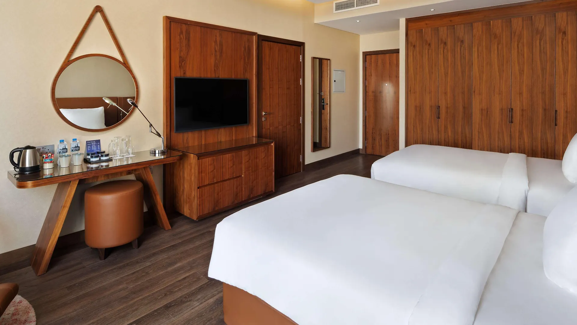 Radisson Blu Hotel, Dubai Canal View 5*,  Ηνωμένα Αραβικά Εμιράτα