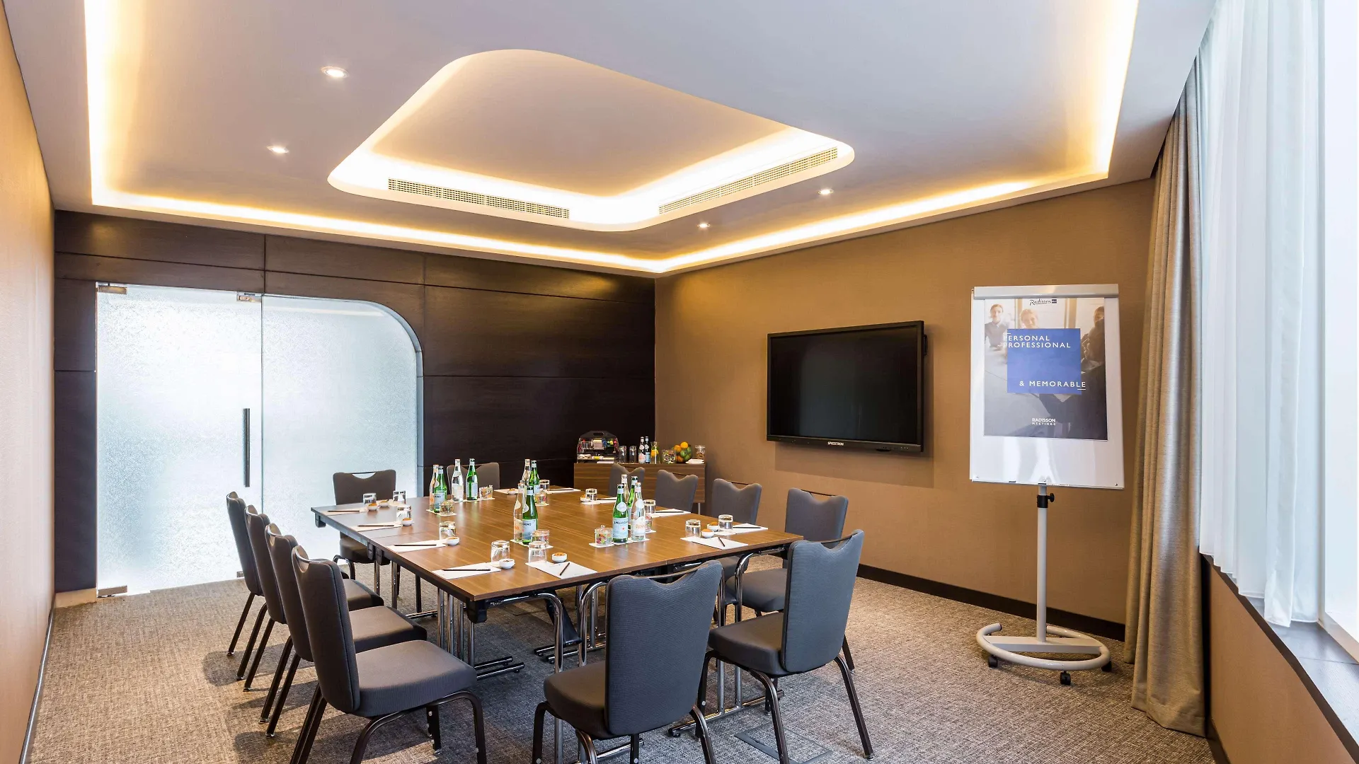 Ξενοδοχείο Radisson Blu Hotel, Dubai Canal View